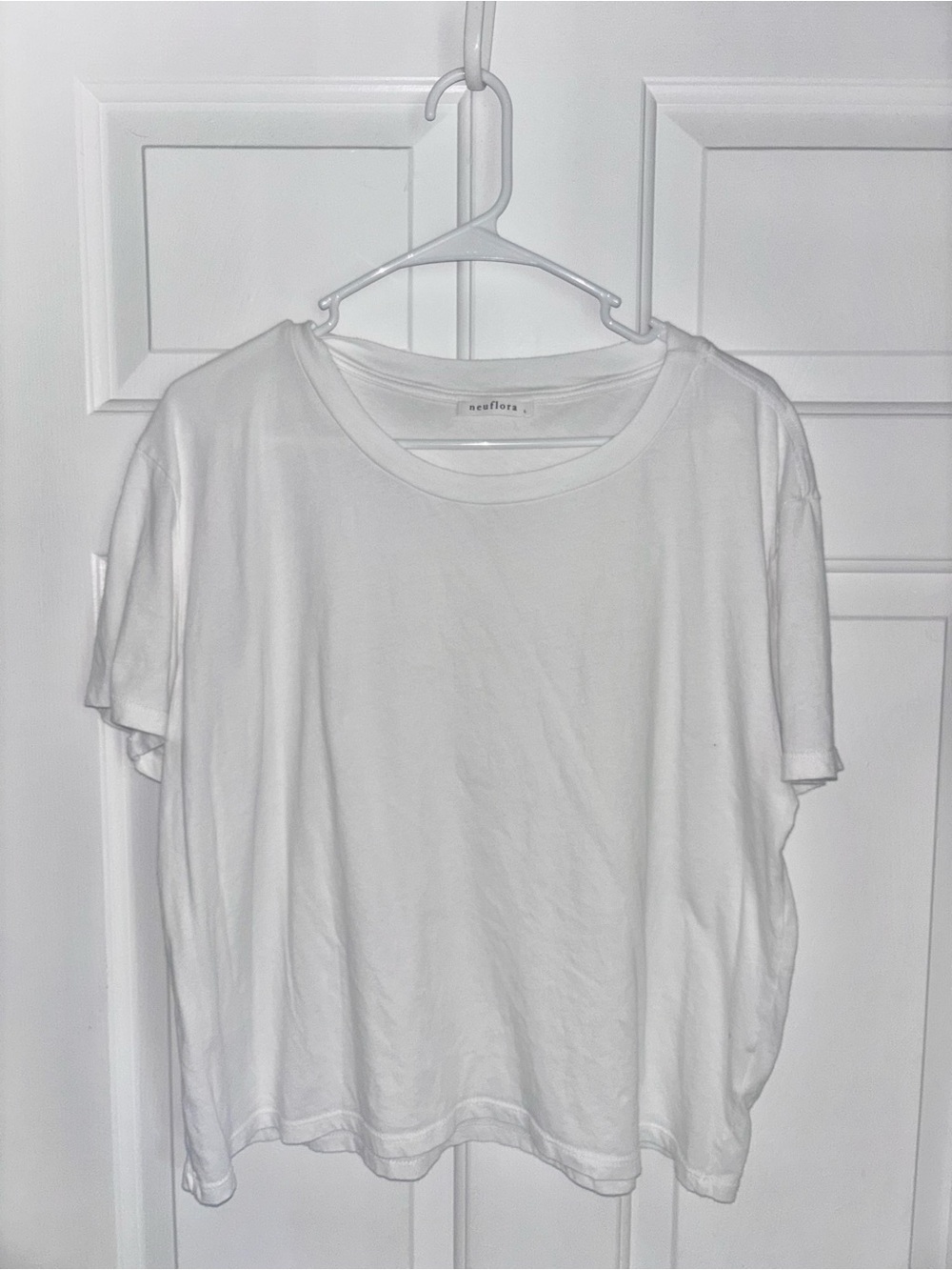 NWOT Neuflora Classic White Women's Crewneck Tee 100% Organic Cotton